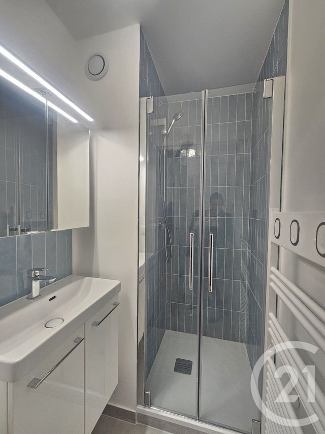 Appartement F4 à louer - 4 pièces - 84.02 m2 - COURBEVOIE - 92 - ILE-DE-FRANCE - Century 21 Victor Hugo - Trocadéro