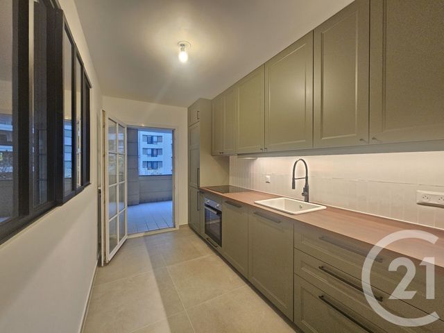 Appartement F4 à louer - 4 pièces - 84.02 m2 - COURBEVOIE - 92 - ILE-DE-FRANCE - Century 21 Victor Hugo - Trocadéro