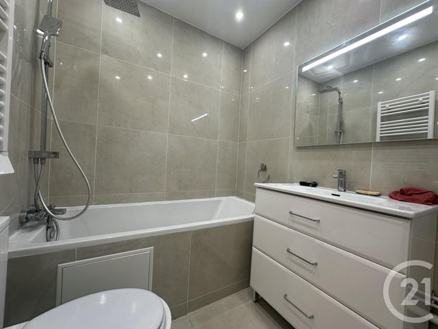 Appartement F3 à louer - 3 pièces - 74.34 m2 - PARIS - 75016 - ILE-DE-FRANCE - Century 21 Victor Hugo - Trocadéro