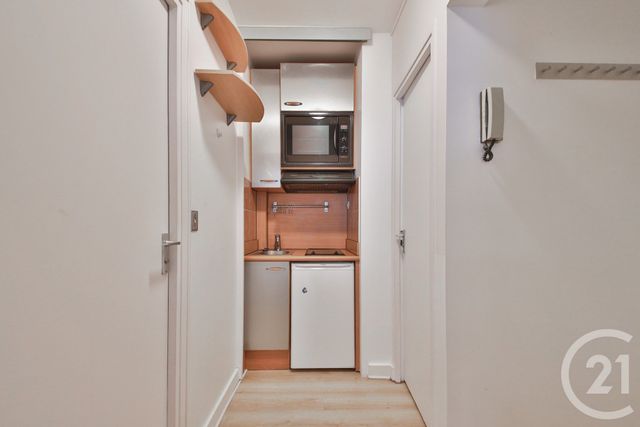 Appartement Studio à vendre - 1 pièce - 26.8 m2 - PARIS - 75016 - ILE-DE-FRANCE - Century 21 Victor Hugo - Trocadéro