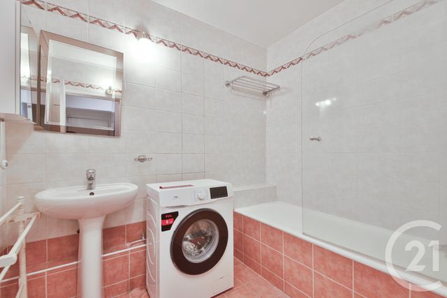 Appartement Studio à vendre - 1 pièce - 26.8 m2 - PARIS - 75016 - ILE-DE-FRANCE - Century 21 Victor Hugo - Trocadéro