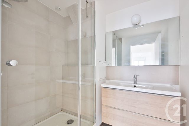 Appartement F3 à vendre - 3 pièces - 63.65 m2 - PARIS - 75013 - ILE-DE-FRANCE - Century 21 Victor Hugo - Trocadéro