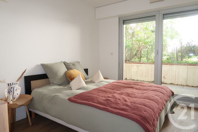 Appartement F3 à louer - 3 pièces - 74.0 m2 - PARIS - 75009 - ILE-DE-FRANCE - Century 21 Victor Hugo - Trocadéro