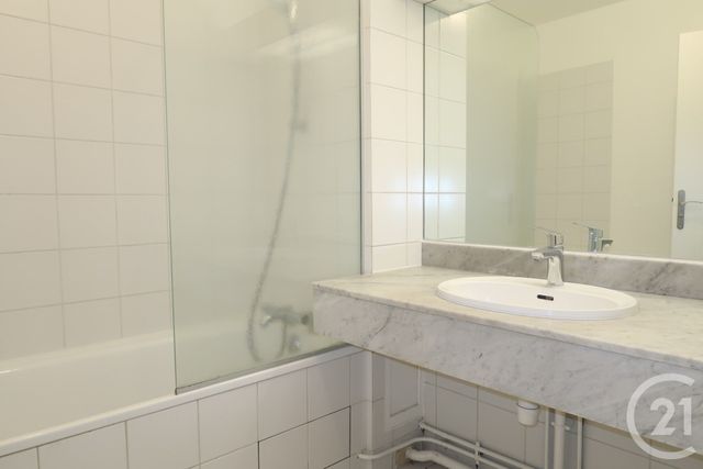 Appartement F3 à louer - 3 pièces - 74.0 m2 - PARIS - 75009 - ILE-DE-FRANCE - Century 21 Victor Hugo - Trocadéro