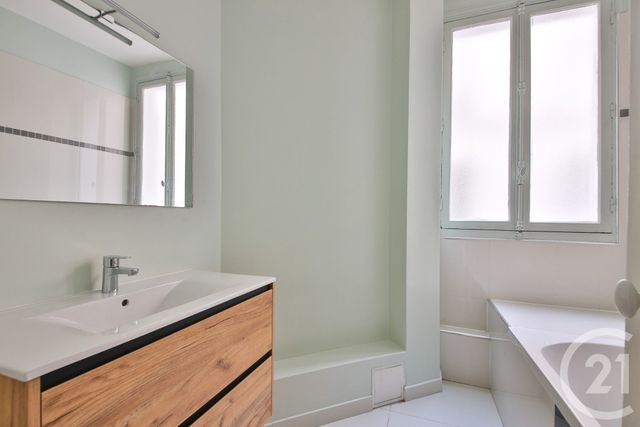 Appartement F4 à vendre - 4 pièces - 106.29 m2 - PARIS - 75009 - ILE-DE-FRANCE - Century 21 Victor Hugo - Trocadéro