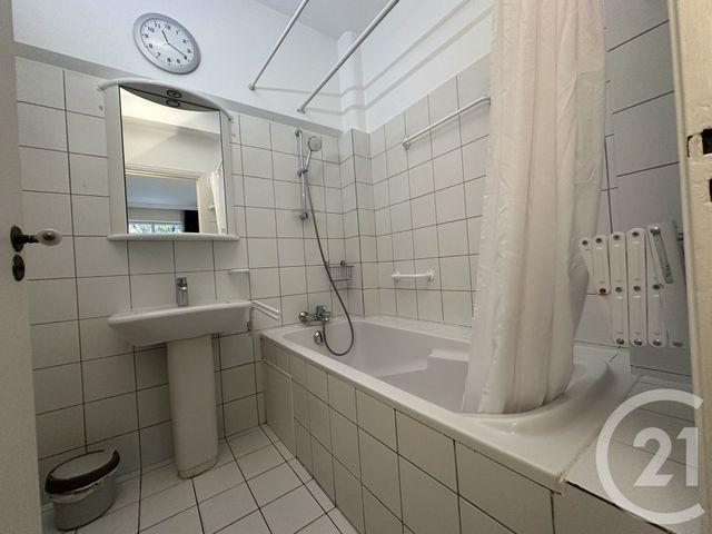 Appartement F2 à louer - 2 pièces - 40.3 m2 - PARIS - 75016 - ILE-DE-FRANCE - Century 21 Victor Hugo - Trocadéro