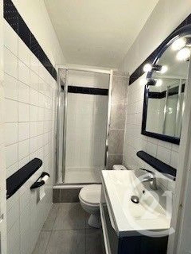 Appartement F2 à vendre - 2 pièces - 28.5 m2 - NEUILLY SUR SEINE - 92 - ILE-DE-FRANCE - Century 21 Victor Hugo - Trocadéro