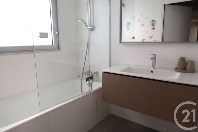 Appartement F4 à louer - 4 pièces - 113.0 m2 - PARIS - 75009 - ILE-DE-FRANCE - Century 21 Victor Hugo - Trocadéro