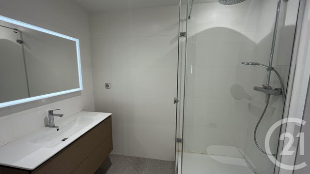 Appartement F4 à louer - 4 pièces - 113.0 m2 - PARIS - 75009 - ILE-DE-FRANCE - Century 21 Victor Hugo - Trocadéro