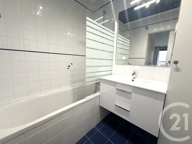 Appartement Studio à louer - 1 pièce - 32.9 m2 - PARIS - 75116 - ILE-DE-FRANCE - Century 21 Victor Hugo - Trocadéro