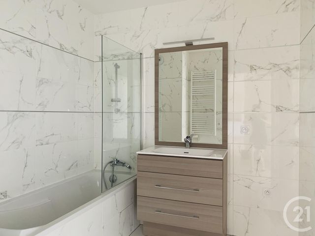 Appartement F3 à louer - 3 pièces - 58.2 m2 - ST OUEN - 93 - ILE-DE-FRANCE - Century 21 Victor Hugo - Trocadéro