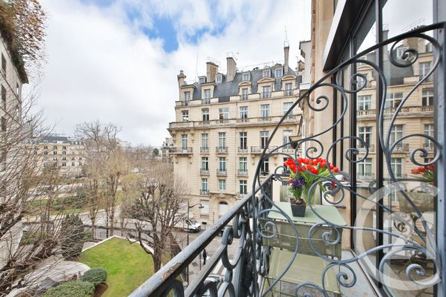 Appartement F2 à vendre - 2 pièces - 48.66 m2 - PARIS - 75116 - ILE-DE-FRANCE - Century 21 Victor Hugo - Trocadéro