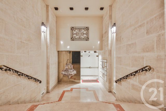 Appartement F2 à vendre - 2 pièces - 48.66 m2 - PARIS - 75116 - ILE-DE-FRANCE - Century 21 Victor Hugo - Trocadéro