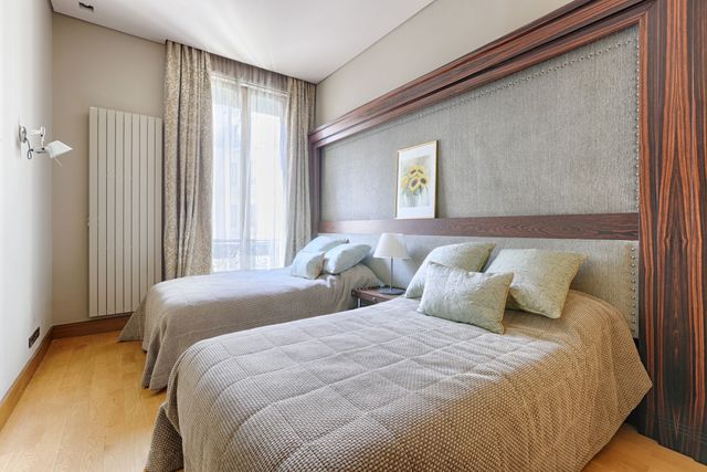 Appartement à vendre - 7 pièces - 296.15 m2 - PARIS - 75116 - ILE-DE-FRANCE - Century 21 Victor Hugo - Trocadéro