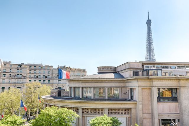 Appartement à vendre - 7 pièces - 296.15 m2 - PARIS - 75116 - ILE-DE-FRANCE - Century 21 Victor Hugo - Trocadéro