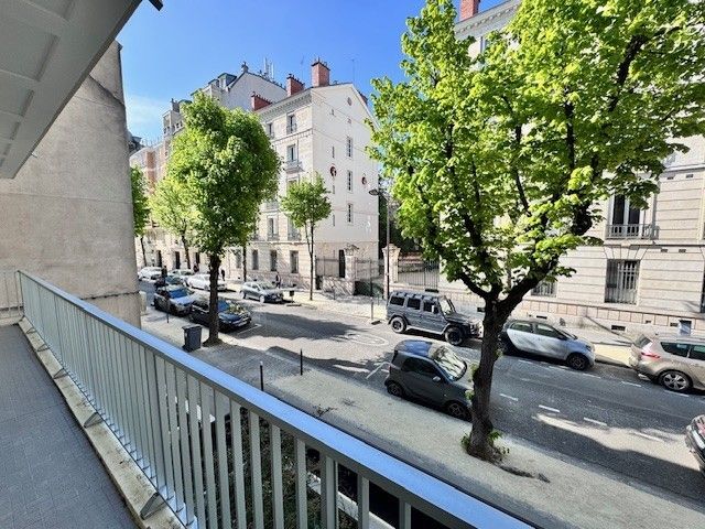 Appartement F5 à louer - 5 pièces - 141.0 m2 - NEUILLY SUR SEINE - 92 - ILE-DE-FRANCE - Century 21 Victor Hugo - Trocadéro