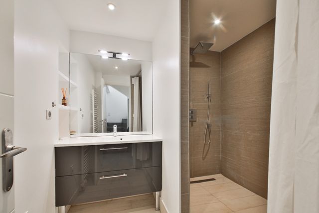 maison à louer - 6 pièces - 164.61 m2 - NEUILLY SUR SEINE - 92 - ILE-DE-FRANCE - Century 21 Victor Hugo - Trocadéro