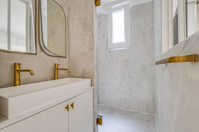 Appartement F5 à vendre - 5 pièces - 126.0 m2 - NEUILLY SUR SEINE - 92 - ILE-DE-FRANCE - Century 21 Victor Hugo - Trocadéro