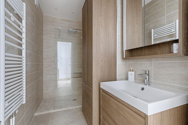 Appartement F5 à louer - 5 pièces - 117.33 m2 - PARIS - 75017 - ILE-DE-FRANCE - Century 21 Victor Hugo - Trocadéro