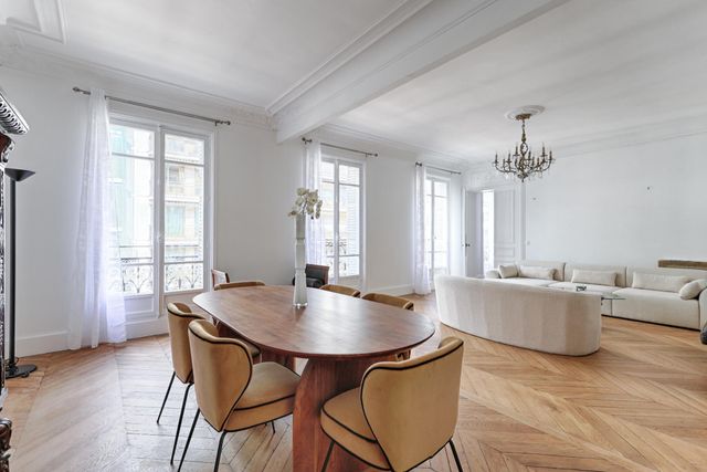 Appartement F5 à louer - 5 pièces - 117.33 m2 - PARIS - 75017 - ILE-DE-FRANCE - Century 21 Victor Hugo - Trocadéro