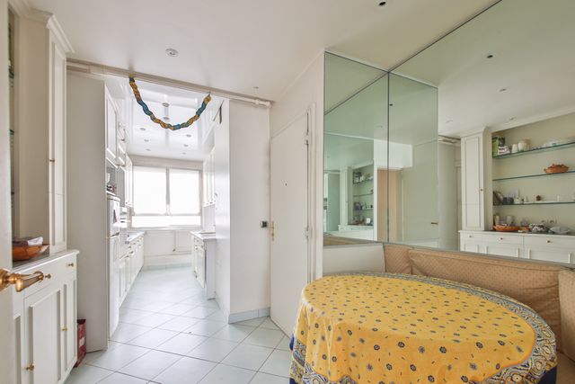 Appartement F4 à vendre - 4 pièces - 135.82 m2 - PARIS - 75016 - ILE-DE-FRANCE - Century 21 Victor Hugo - Trocadéro