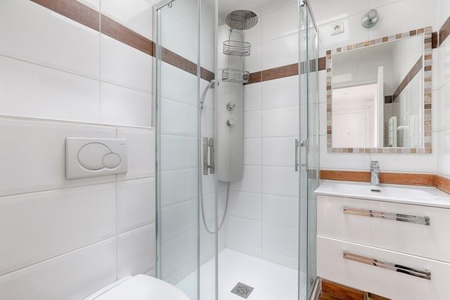 Afficher la photo en grand Appartement F5 à vendre - 5 pièces - 145.47 m2 - PARIS - 75016 - ILE-DE-FRANCE - Century 21 Victor Hugo - Trocadéro